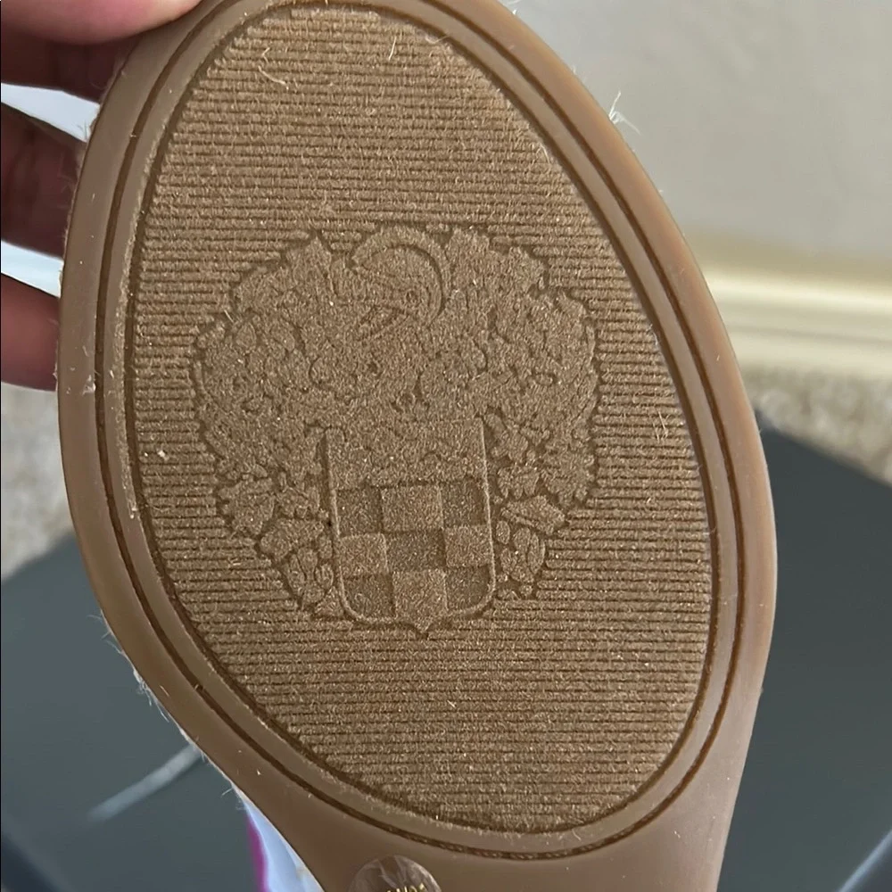 Vince Camuto these vince